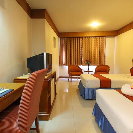 Silom Avenue Inn Bangkok Extérieur photo