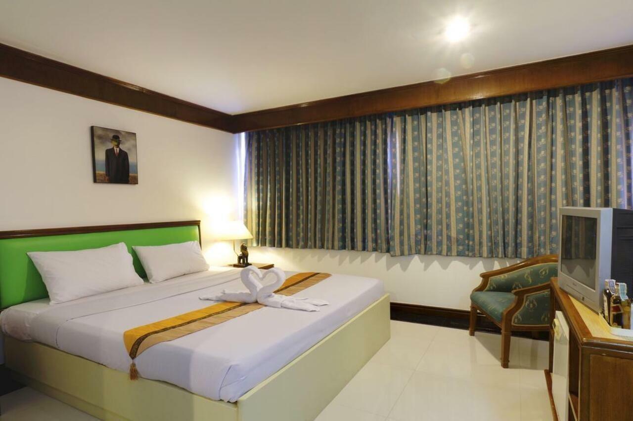 Silom Avenue Inn Bangkok Extérieur photo