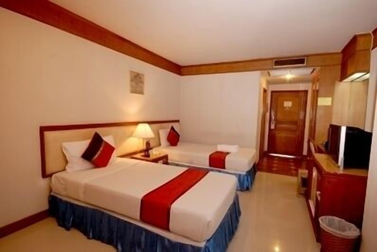 Silom Avenue Inn Bangkok Extérieur photo