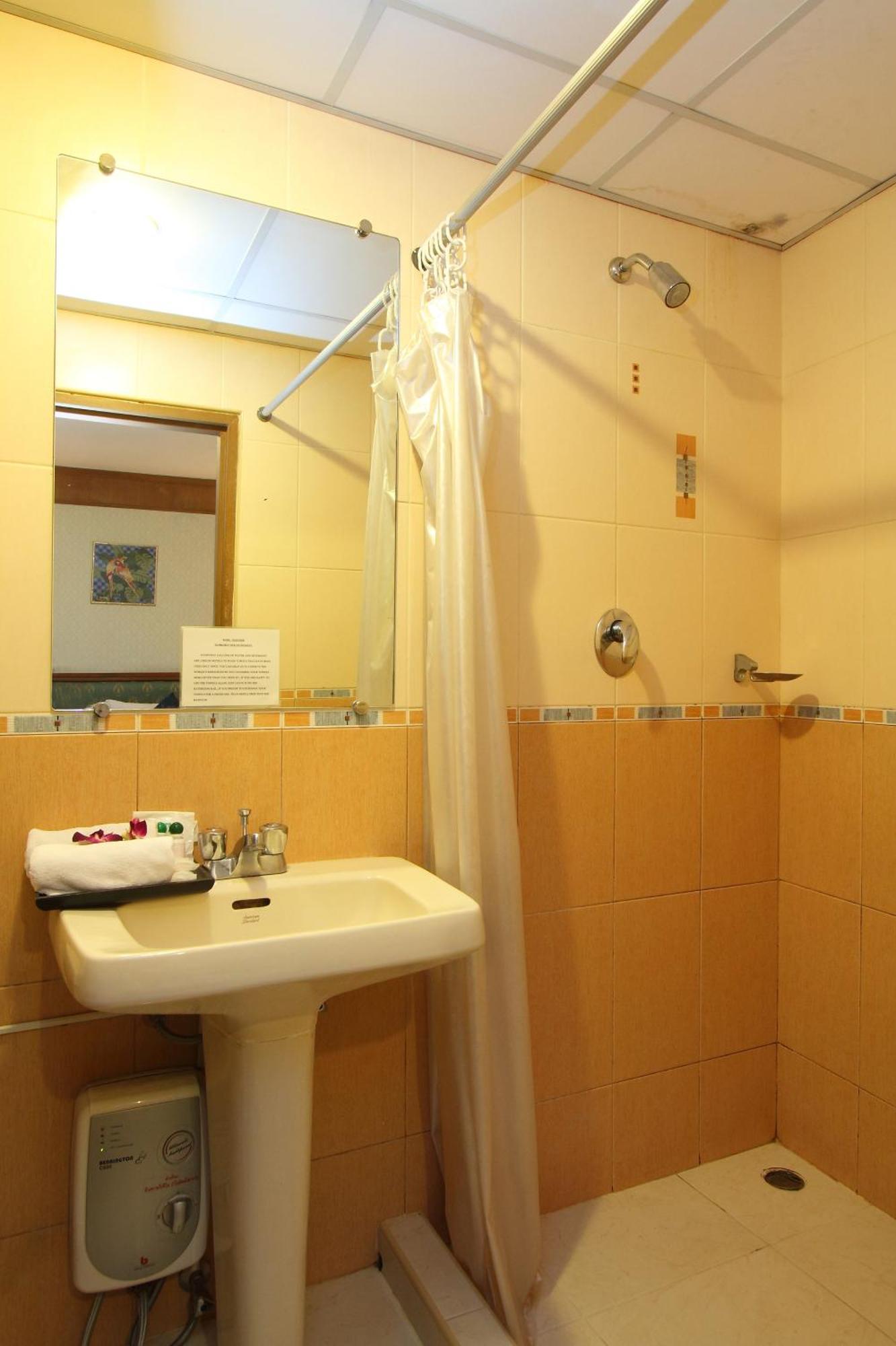 Silom Avenue Inn Bangkok Extérieur photo