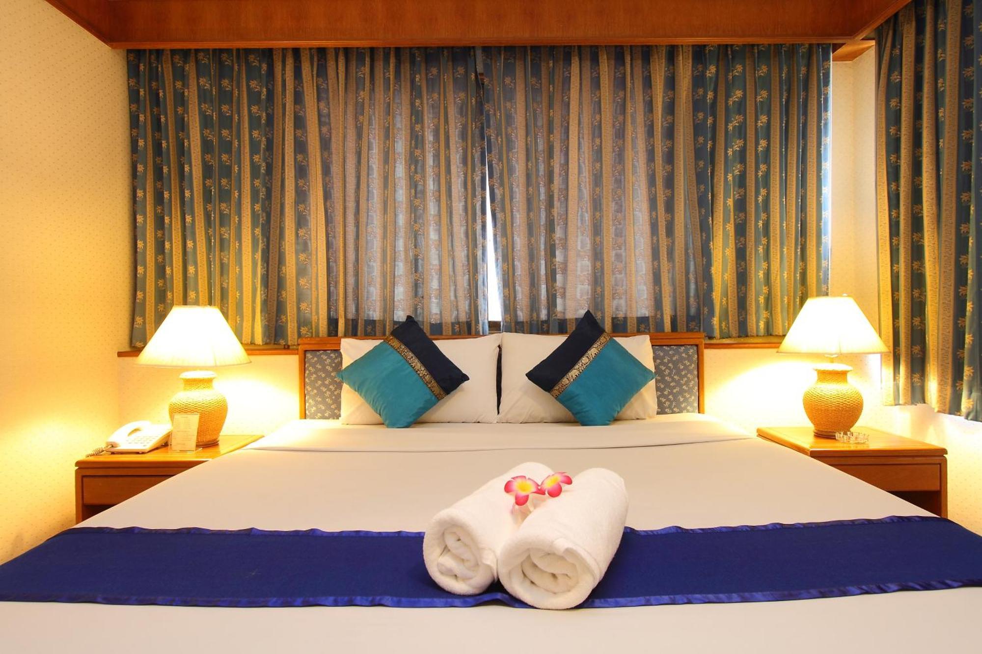 Silom Avenue Inn Bangkok Extérieur photo